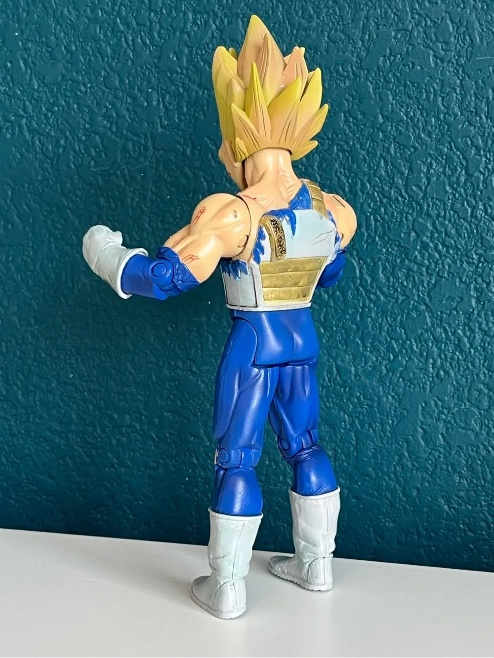 2002 Dragon Ball Z Battle Damaged Super Saiyan Vegeta action figure